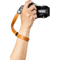 peak-design-cuff-leather-camera-strap-wrist.jpg