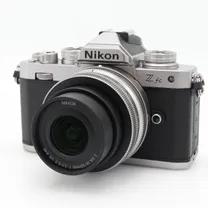 nikon-z-fc-dx-16-50mm-f-3-5-6-3-vr-silver-o.jpg