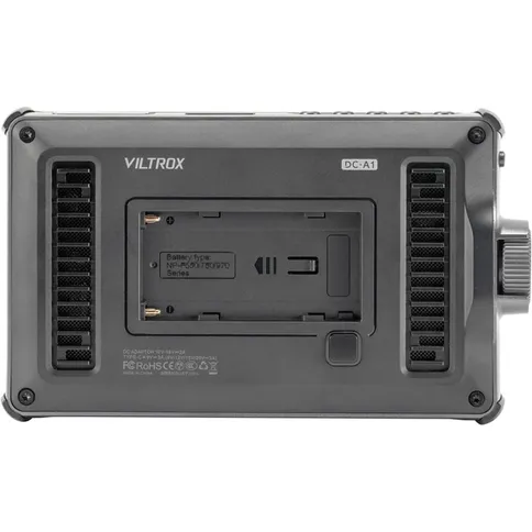 Viltrox-DC-A1-7-Super-Bright-Monitor_4.jpg