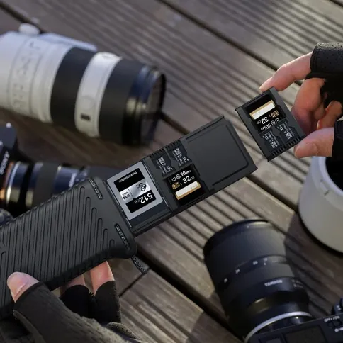 5_pgytech_createmate_memory_card_case.jpg