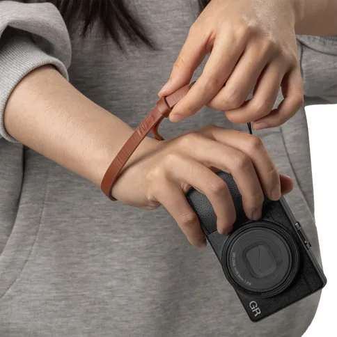 SmallRig-5684-Quick-Release-Wrist-Strap-for-Ricoh-GR-Series-Red_4.jpg