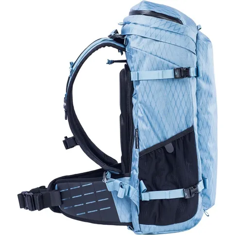 F-Stop-Kashmir-2-AIR-33L-Backpack-Male-Torso-Version-Spring-Lake_7.jpg