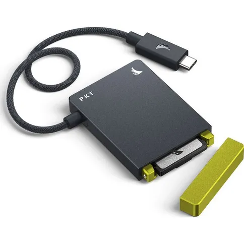 Angelbird-CFexpress-B-Card-Reader-PKT_4.jpg