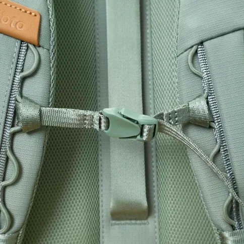 Leofoto_dailylite_series_backpack_13L_green5.jpg