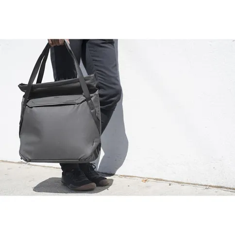 Peak_Design_Everyday_Tote_15L_v2_black_10.jpg