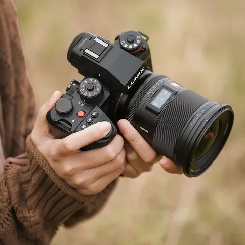 Viltrox-AF-16mm-F1-8-L-mount_7.jpg