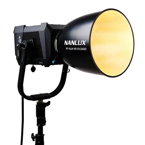 Nanlux-Evoke-2400-Bi-color-Spot-Light-met-45-graden-reflector_4.jpg