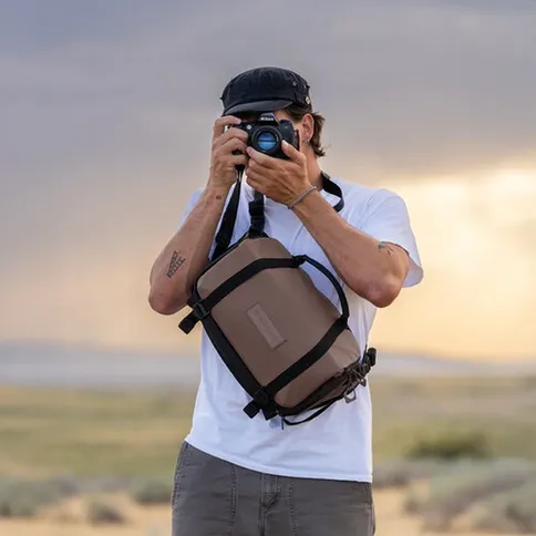 WANDRD-ROGUE-Sling-9L-Atacama-Clay-V2_5.jpg