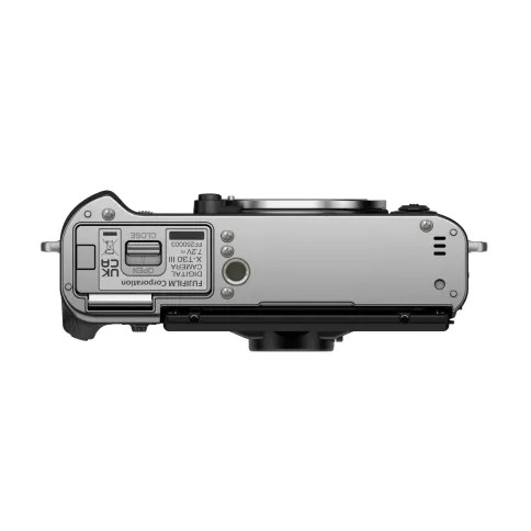 Fujifilm_X-T30_silver-3.webp