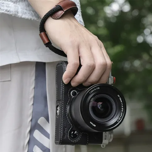 SmallRig-Universal-Vintage-Wrist-Strap-3926-7.jpg
