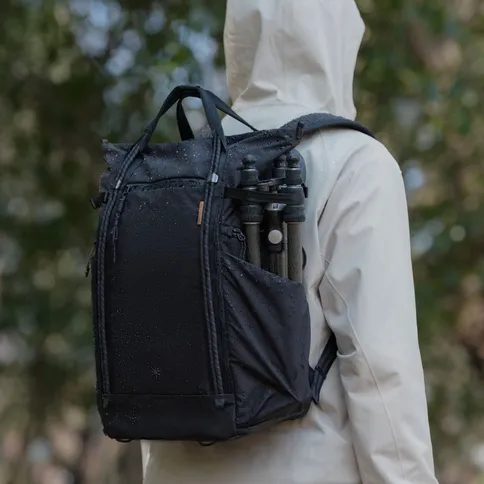 PGYTECH-OneGo-Roamer-Tote-Backpack-18L-Matte-Black_5.jpg