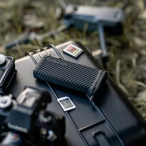 3_pgytech_createmate_memory_card_case.jpg