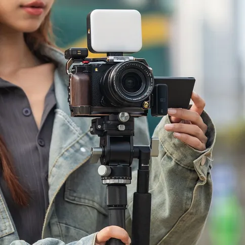 SmallRig-4892-Retro-Cage-for-Fujifilm-X-M5_7.jpg
