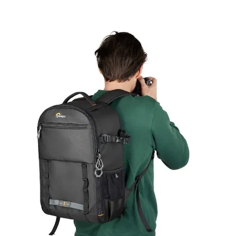 Lowepro-Adventura-BP-300-III-black_6.jpg