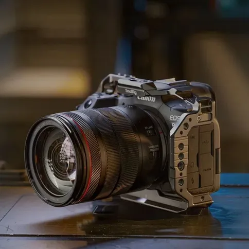 SmallRig-Cage-for-Canon-EOS-R5-Mark-II-4978_8.jpg