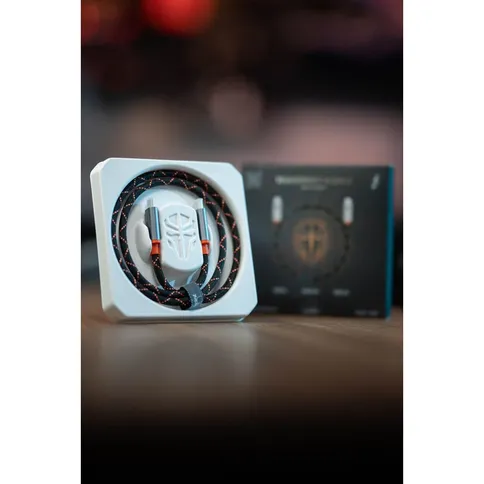 Jupio-x-Pr1meGear-Thunderbolt-4-Cable-75cm_6.jpg