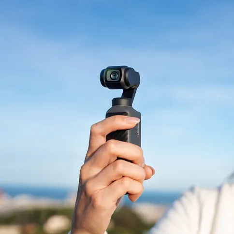 DJI_Osmo_Pocket_4_Feature_Handheld_Urban_Vlog_01.jpg