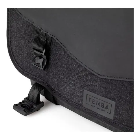tenba-schoudertas-zwart-9.jpg