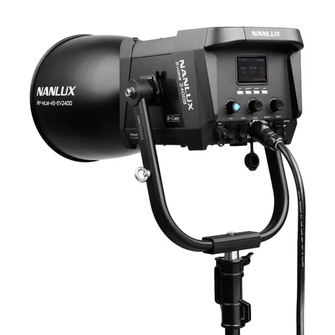 Nanlux-Evoke-2400-Bi-color-Spot-Light-met-45-graden-reflector_11.jpg