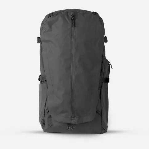 WANDRD-fernweh-backpack-zwart-ml_1.jpg
