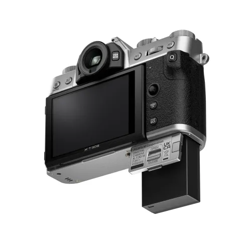 Fujifilm_X-T30_silver-6.webp