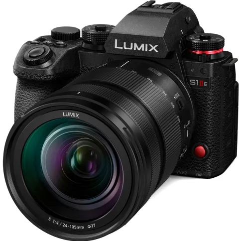 Panasonic_DCS1_MarkIIe_met_24105mm_foto3.webp