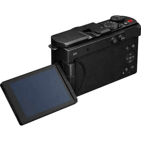 panasonic-lumix-s9-body-silver-black-5.webp