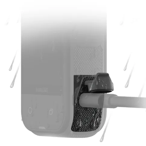 Insta360_X5_WeatherCover_foto6.webp