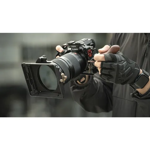 Tilta-Full-Camera-Cage-for-Panasonic-S5-II-IIX-zwart_4.jpg