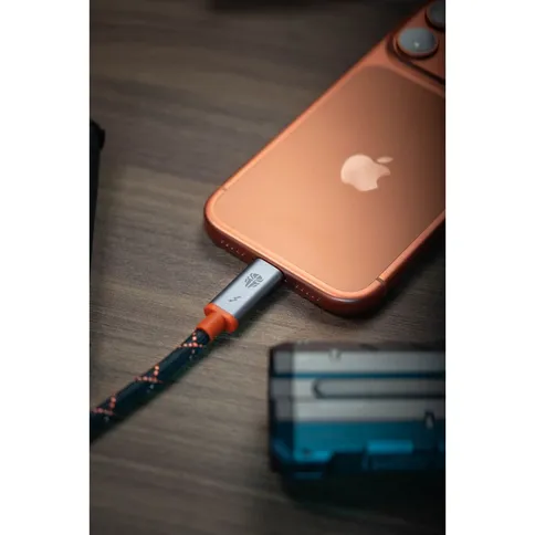 Jupio-x-Pr1meGear-Thunderbolt-4-Cable-75cm_4.jpg