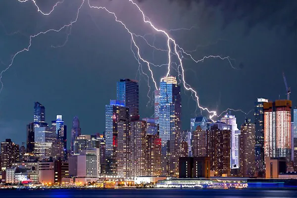 Lightning strike.jpg