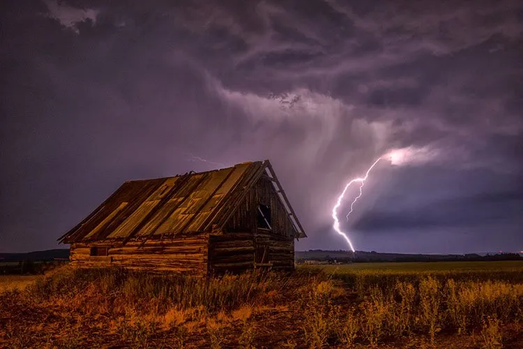 2. Lightning.jpg